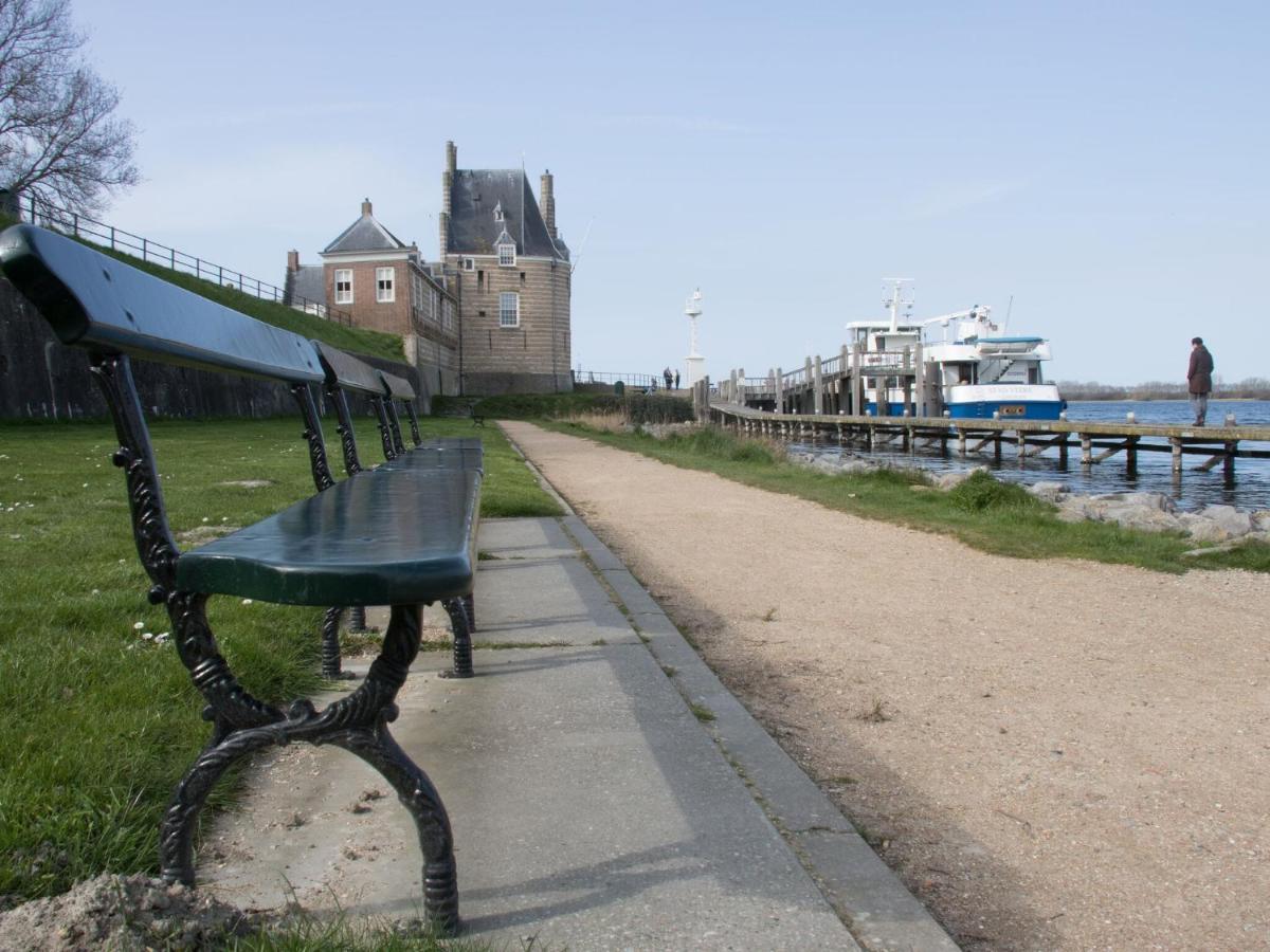Vakantiehuis Traditionally Built House On The Coast Of