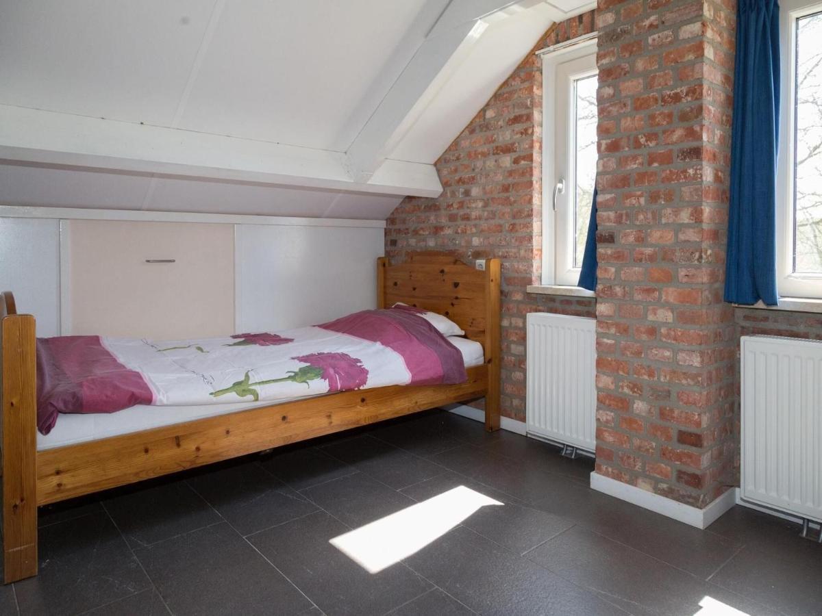 Vakantiehuis Traditionally Built House On The Coast Of